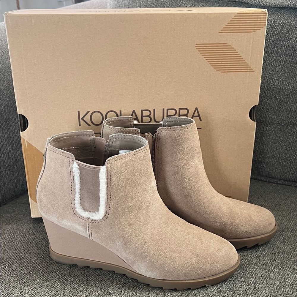 Koolaburra Women's Wedge Booties in Tan Suede. 9